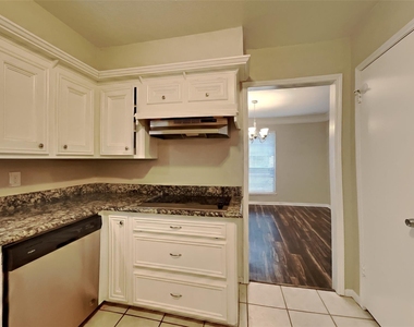 18014 Winsford Drive - Photo Thumbnail 4