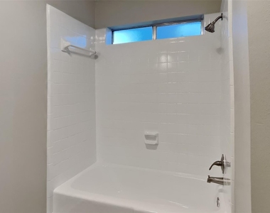 18014 Winsford Drive - Photo Thumbnail 10