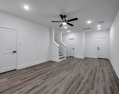 8328 Corinth Street - Photo Thumbnail 27