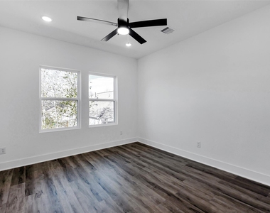 8328 Corinth Street - Photo Thumbnail 6