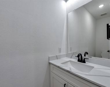 8328 Corinth Street - Photo Thumbnail 24