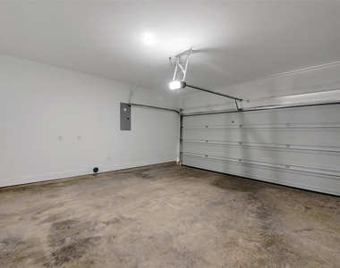 8328 Corinth Street - Photo Thumbnail 34