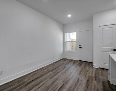 8328 Corinth Street - Photo Thumbnail 22