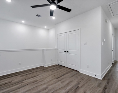 8328 Corinth Street - Photo Thumbnail 2