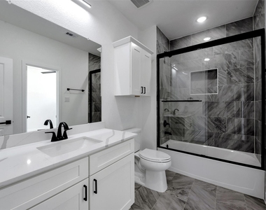 8328 Corinth Street - Photo Thumbnail 12