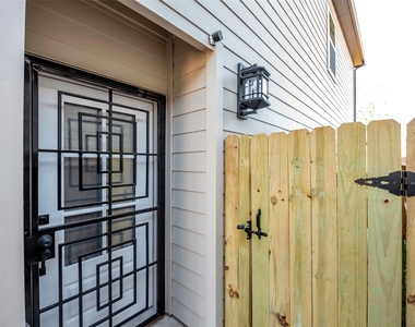 8328 Corinth Street - Photo Thumbnail 35