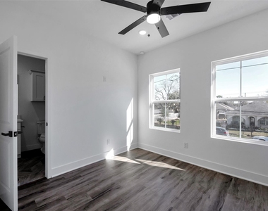 8328 Corinth Street - Photo Thumbnail 14
