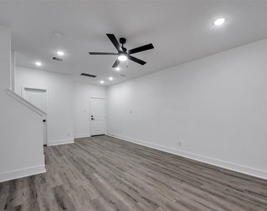 8328 Corinth Street - Photo Thumbnail 29