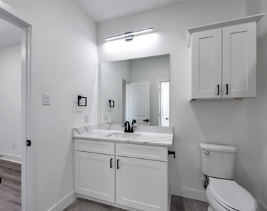 8328 Corinth Street - Photo Thumbnail 15