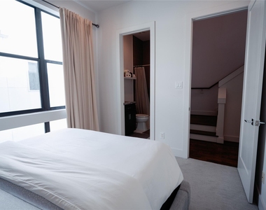 2826 Clay Street - Photo Thumbnail 4