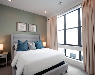 2826 Clay Street - Photo Thumbnail 3