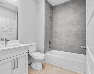 1122 W 16th Street - Photo Thumbnail 5