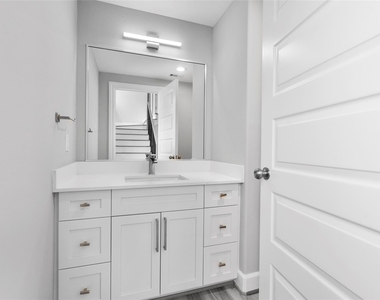 1122 W 16th Street - Photo Thumbnail 17