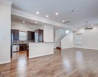 1213 W 15th 1/2 Street - Photo Thumbnail 20