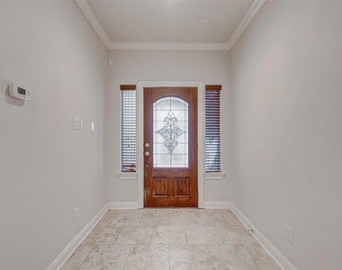 1213 W 15th 1/2 Street - Photo Thumbnail 8