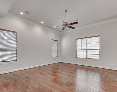 1213 W 15th 1/2 Street - Photo Thumbnail 16