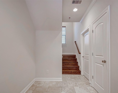 1213 W 15th 1/2 Street - Photo Thumbnail 13