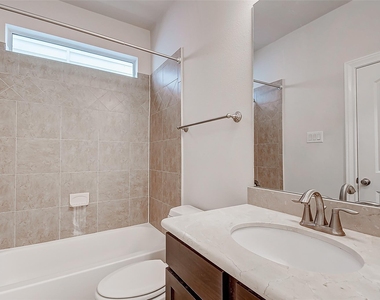 1213 W 15th 1/2 Street - Photo Thumbnail 12