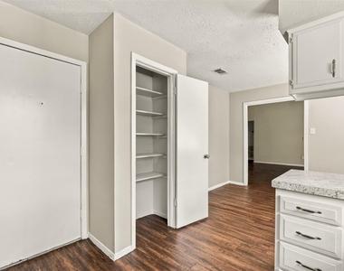 4530 Enchantedgate Drive - Photo Thumbnail 6