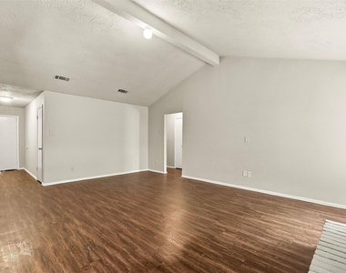 4530 Enchantedgate Drive - Photo Thumbnail 17