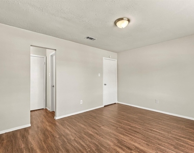 4530 Enchantedgate Drive - Photo Thumbnail 13