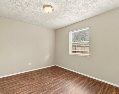 4530 Enchantedgate Drive - Photo Thumbnail 10