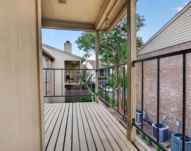 700 Thicket Lane - Photo Thumbnail 23
