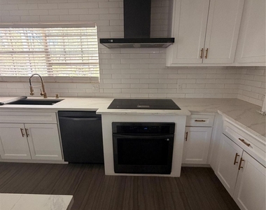 6606 Stoney River - Photo Thumbnail 4
