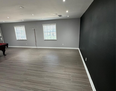 6606 Stoney River - Photo Thumbnail 12