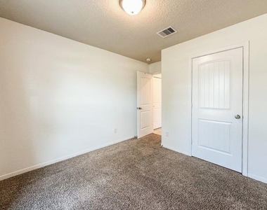 29015 Jacobs River Dr - Photo Thumbnail 5