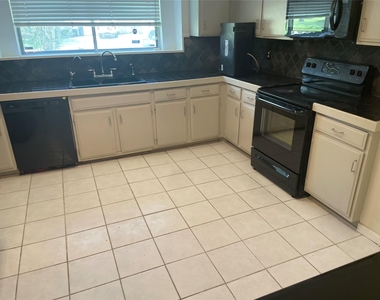 6943 Foxhurst Lane - Photo Thumbnail 5
