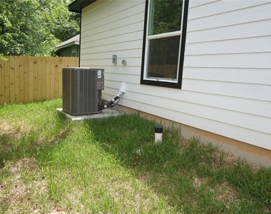 9826 Arbor Oaks - Photo Thumbnail 17