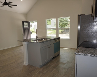 9826 Arbor Oaks - Photo Thumbnail 5