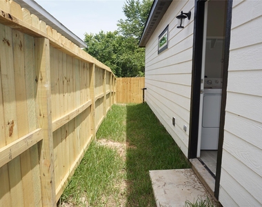 9826 Arbor Oaks - Photo Thumbnail 16