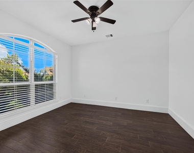 31041 Pecan Creek Drive - Photo Thumbnail 5
