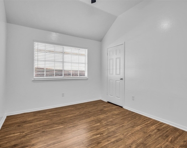 15331 Goodman Street - Photo Thumbnail 10