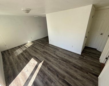 6901 Dumble Street - Photo Thumbnail 2