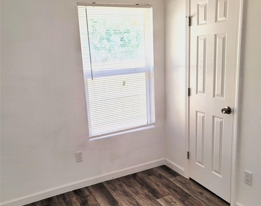 6901 Dumble Street - Photo Thumbnail 6