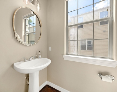 1514 Birdsall Street - Photo Thumbnail 12