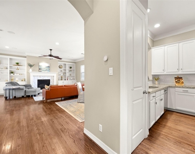 1514 Birdsall Street - Photo Thumbnail 4