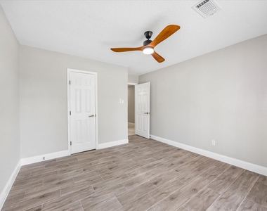 11027 Sagehill Drive - Photo Thumbnail 16