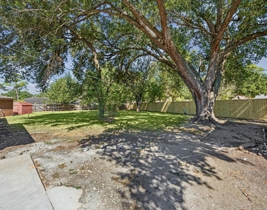 11027 Sagehill Drive - Photo Thumbnail 4