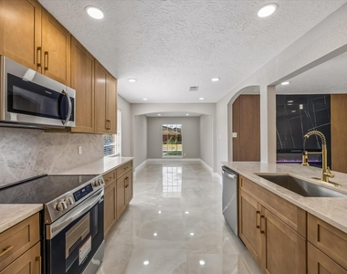 11027 Sagehill Drive - Photo Thumbnail 2