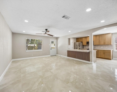 11027 Sagehill Drive - Photo Thumbnail 7