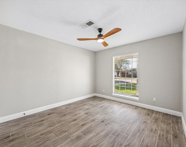 11027 Sagehill Drive - Photo Thumbnail 15