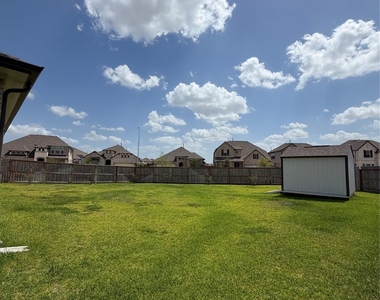 2947 Golden Dust Dr - Photo Thumbnail 14