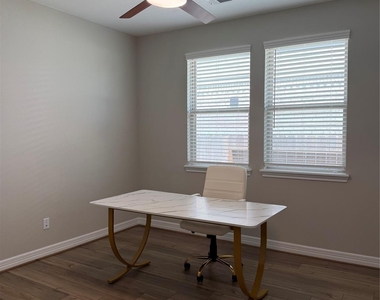 2947 Golden Dust Dr - Photo Thumbnail 13