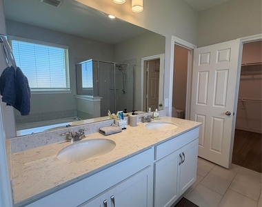 2947 Golden Dust Dr - Photo Thumbnail 6