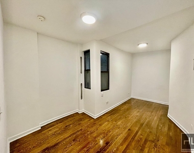 East 89th Street - Photo Thumbnail 2