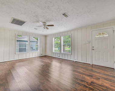 809 Chestnut Street - Photo Thumbnail 2